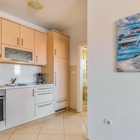 Amazing In With Kitchen *