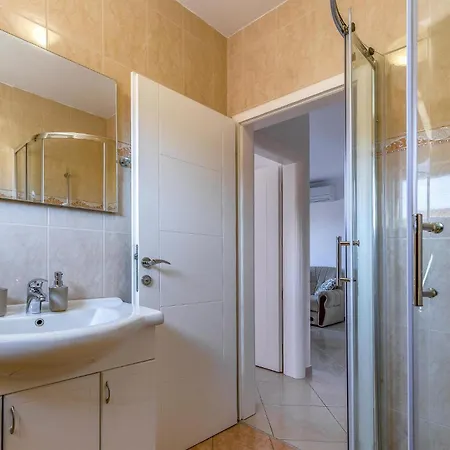 Amazing In With Kitchen * Medulin