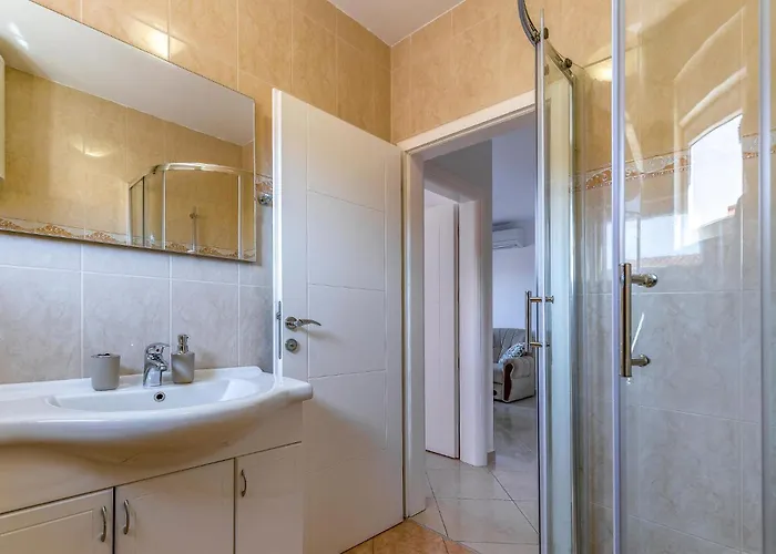 1 Bedroom In * Medolino